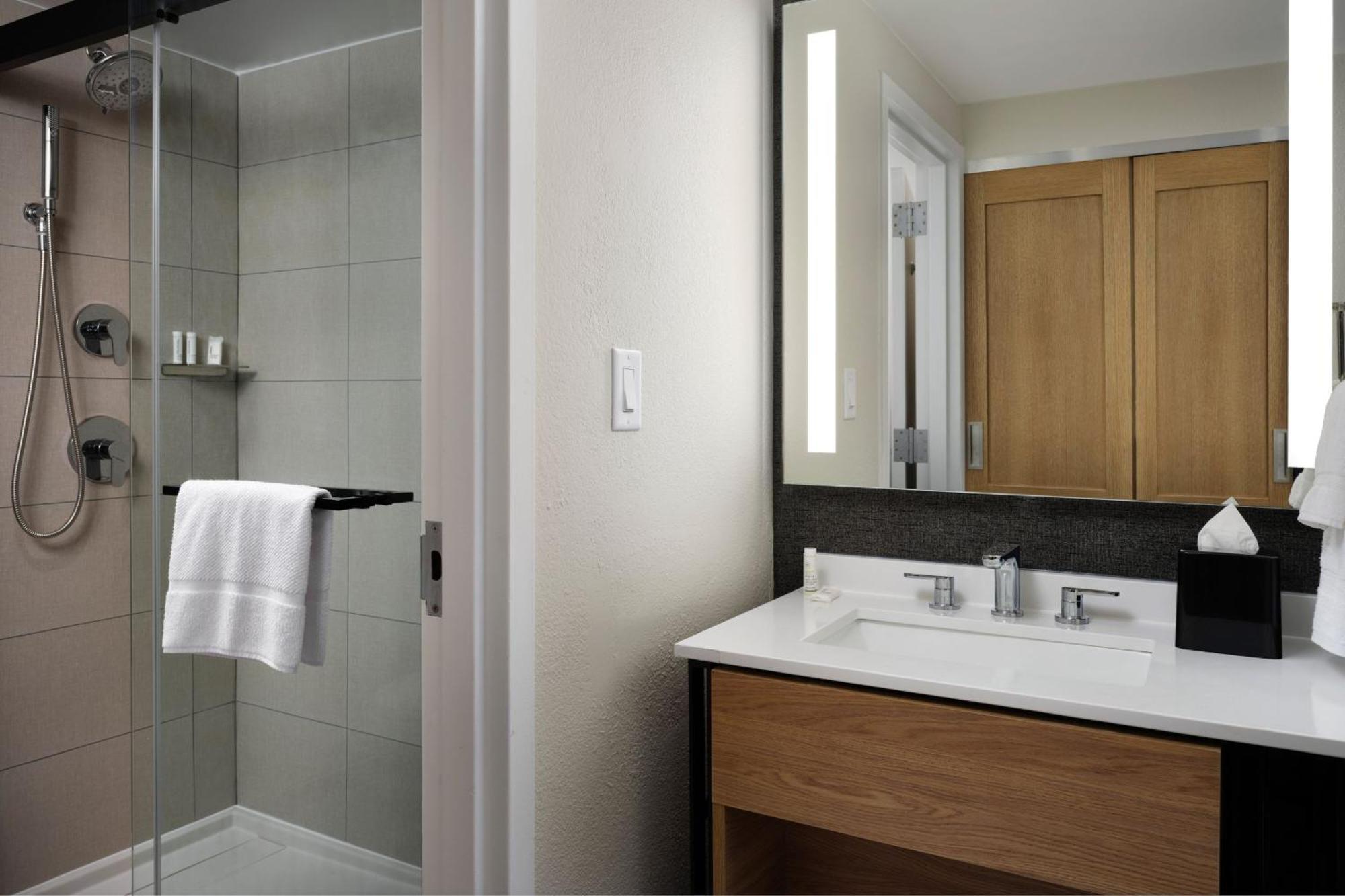 Cascade Sheraton Grand Rapids Airport Hotel מראה חיצוני תמונה
