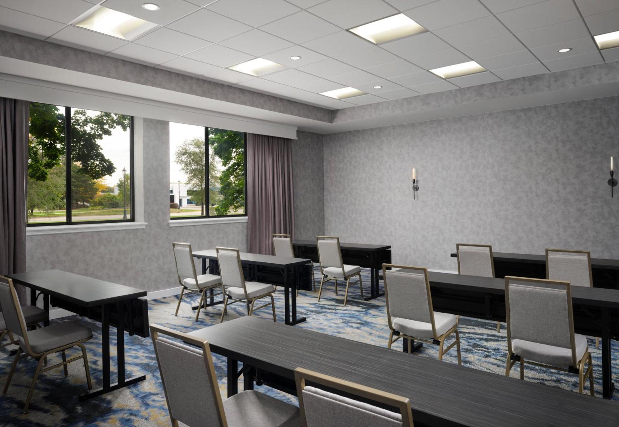Cascade Sheraton Grand Rapids Airport Hotel מראה חיצוני תמונה